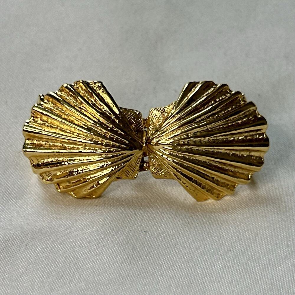 Vintage Jeannie 1976 Gold Tone Shell Connecting Scarf Clips Coastal Grandma